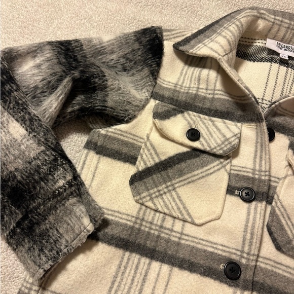 BB DAKOTA by Steve Madden Plaid Shacket Gray Combo Button Front Shirt Jacket - Picture 11 of 13